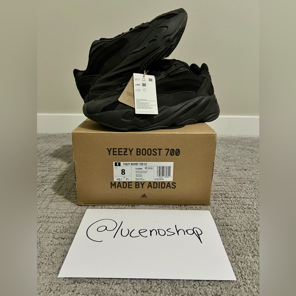 ✅BRAND NEW✅ Size 8 Adidas Yeezy Boost 700 V2 Vanta Black